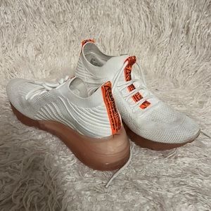 Steve Madden Cello Sneaker